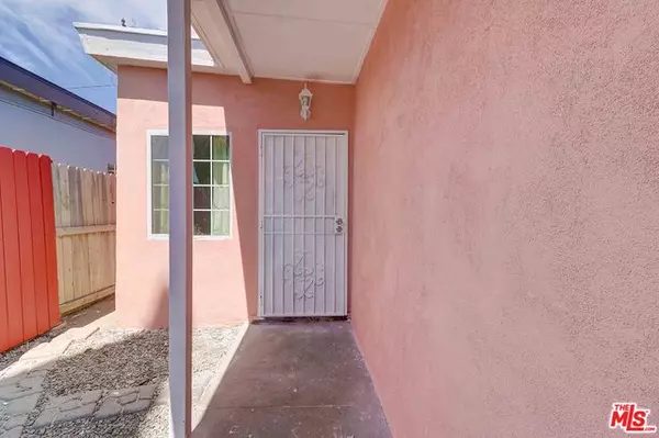 Compton, CA 90222,2071 E SHAUER ST