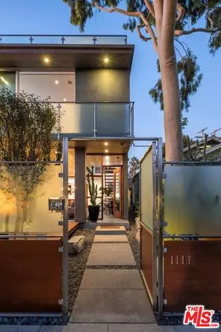 Venice, CA 90291,1117 CABRILLO AVE