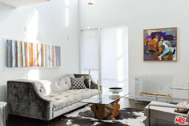 West Hollywood, CA 90046,1140 N FORMOSA AVE #10