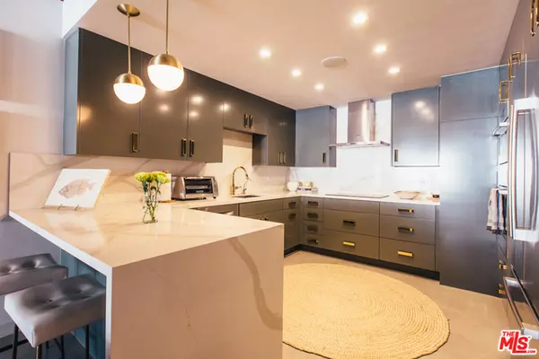 West Hollywood, CA 90069,1100 ALTA LOMA RD #903