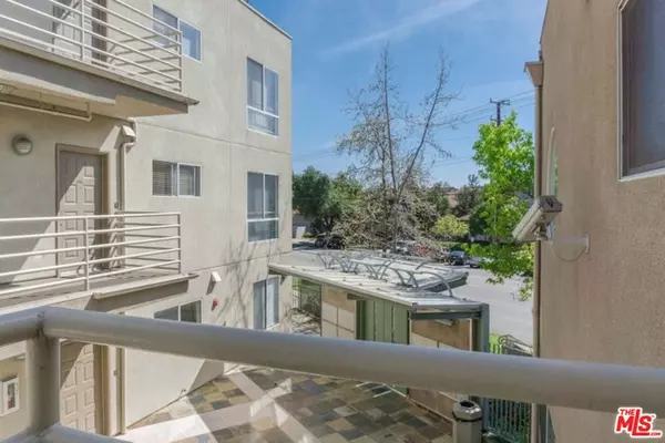 Glendale, CA 91214,2905 MONTROSE AVE #213