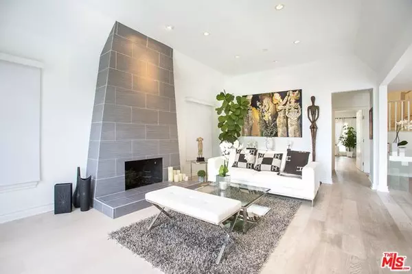 Beverly Hills, CA 90211,317 S SWALL DR