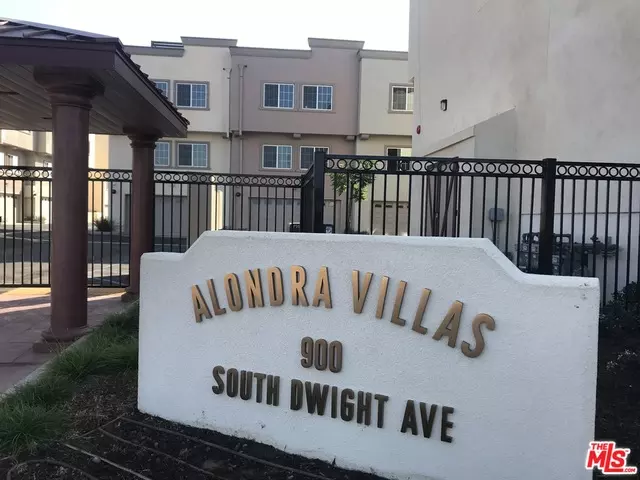 Compton, CA 90220,900 S Dwight AVE #107