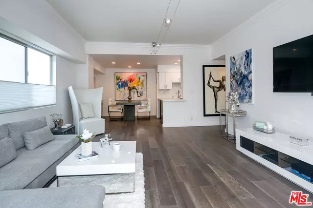 1155 N LA CIENEGA BLVD #214, West Hollywood, CA 90069