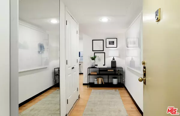 West Hollywood, CA 90069,1010 PALM AVE #102