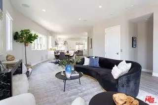 Playa Vista, CA 90094,5927 S Westlawn AVE