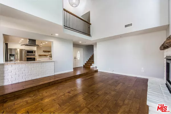 Newport Beach, CA 92660,8 SEA ISLAND DR