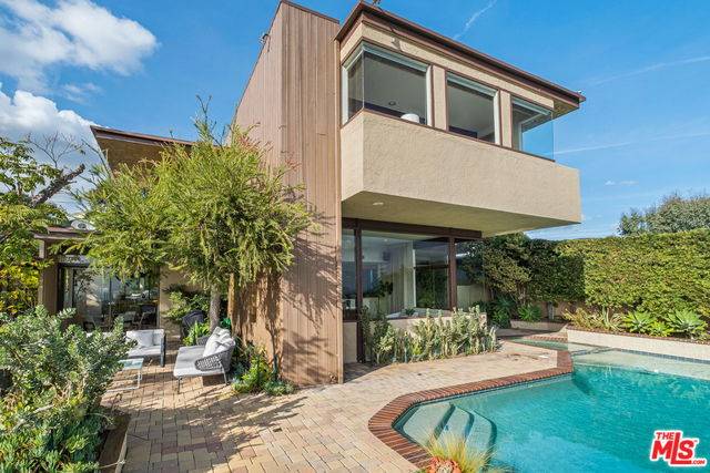 Los Angeles, CA 90049,1417 N KENTER AVE