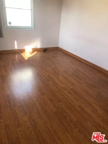 Compton, CA 90222,931 W 132ND ST