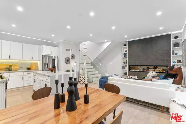 1260 N KINGS RD #11, West Hollywood, CA 90069