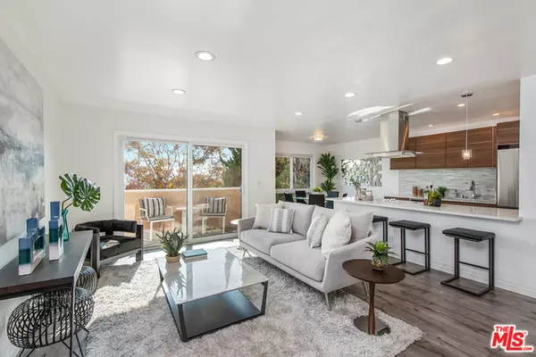 West Hollywood, CA 90069,1023 HANCOCK AVE #216