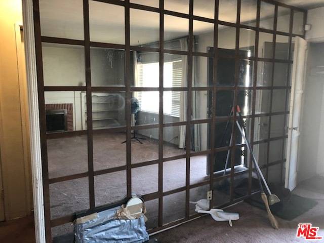 Los Angeles, CA 90047,9821 CIMARRON ST
