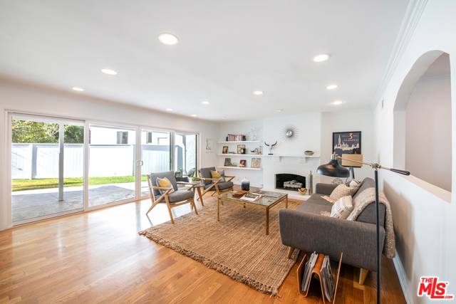 Beverly Hills, CA 90210,1495 BENEDICT CANYON DR