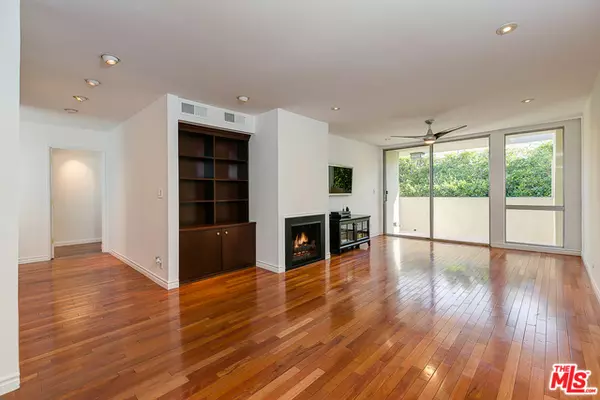 West Hollywood, CA 90069,1230 N SWEETZER AVE #301