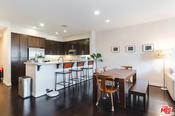 North Hollywood, CA 91601,4820 BELLFLOWER AVE #206