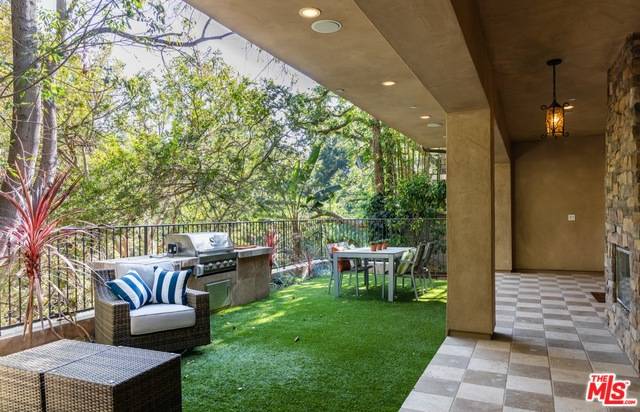 Pacific Palisades, CA 90272,640 PALMERA AVE