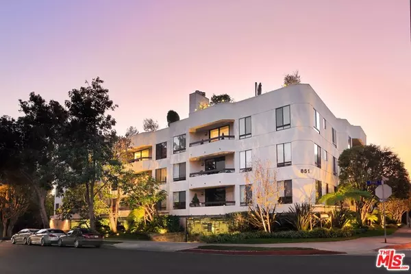 West Hollywood, CA 90069,851 N KINGS RD #304