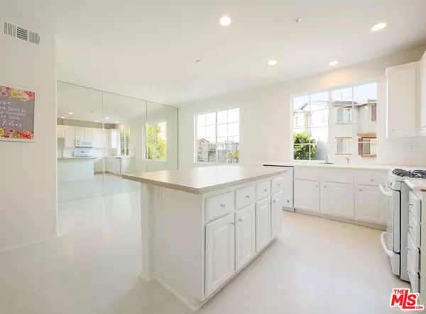 Huntington Beach, CA 92648,7551 SHADY GLEN CIR