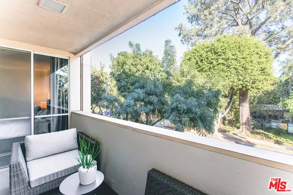 West Hollywood, CA 90069,1015 N KINGS RD #201