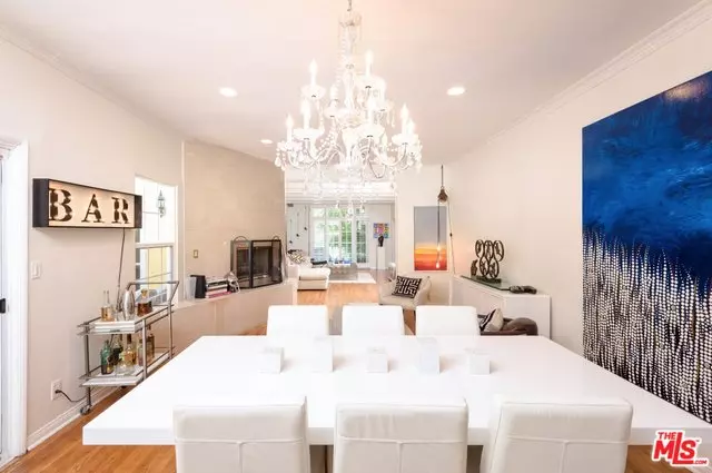 216 S Lasky DR, Beverly Hills, CA 90212