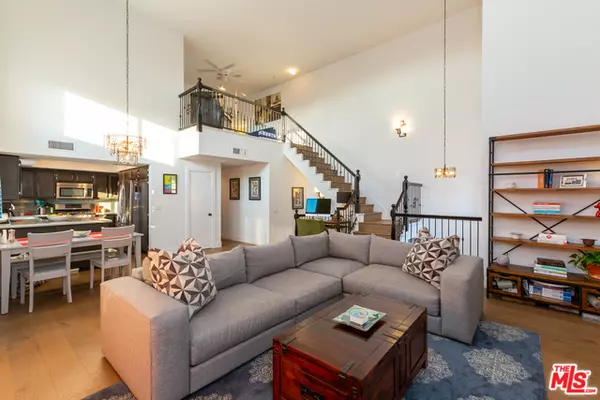 Sherman Oaks, CA 91423,4355 VENTURA CANYON AVE #208