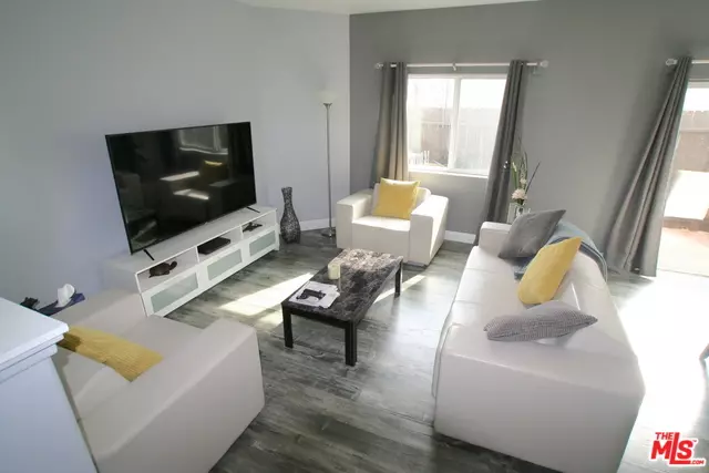 Sylmar, CA 91342,13510 SHADY PALMS LN