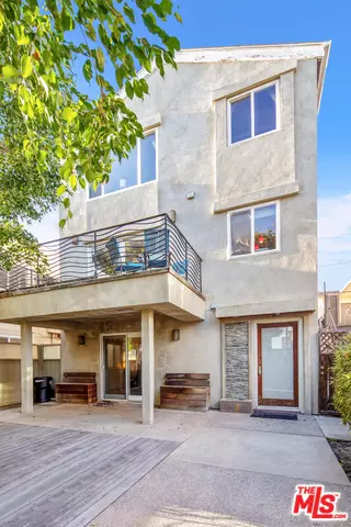 Venice, CA 90291,11 19TH AVE