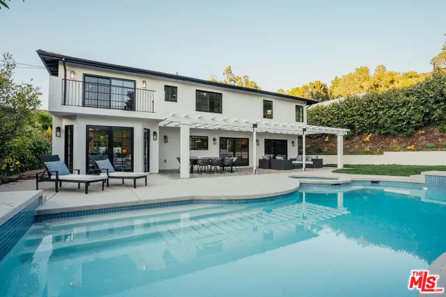 9780 APRICOT LN, Beverly Hills, CA 90210