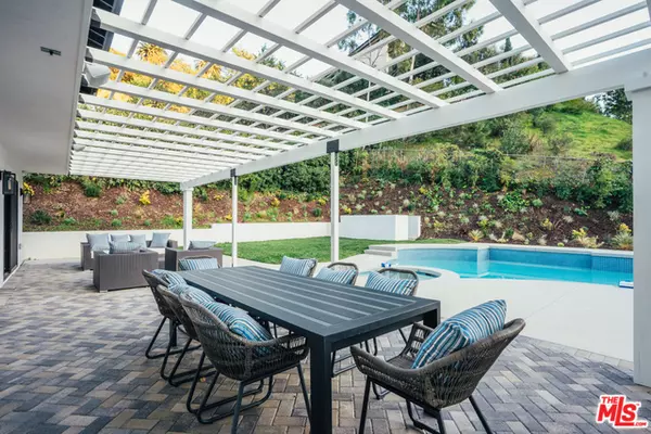 Beverly Hills, CA 90210,9780 APRICOT LN