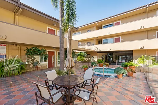 West Hollywood, CA 90069,970 PALM AVE #207