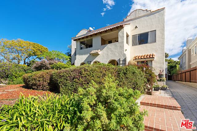 Pacific Palisades, CA 90272,556 VIA DE LA PAZ