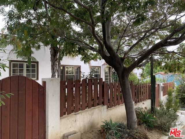 Los Angeles, CA 90026,1306 EDGECLIFFE DR