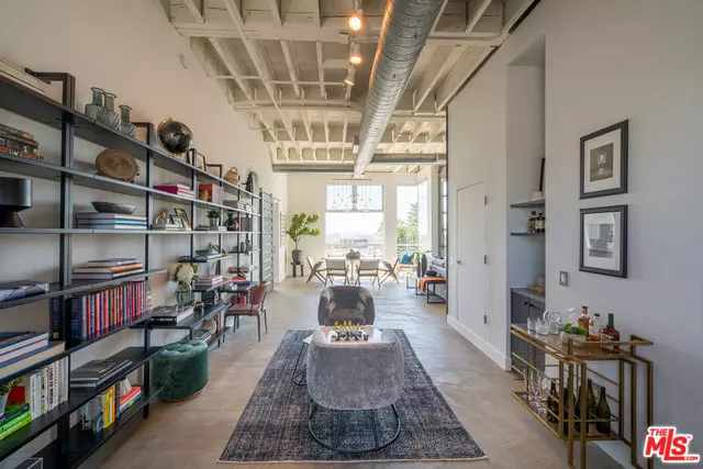 1152 N LA CIENEGA #301, West Hollywood, CA 90069