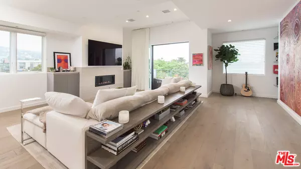 West Hollywood, CA 90048,611 N ORLANDO AVE #PH2