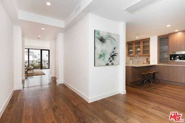 Los Angeles, CA 90049,12218 MONTANA AVE #304