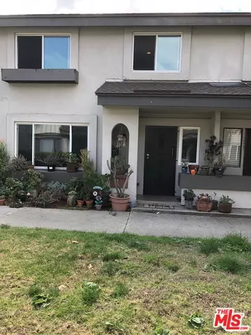 South Gate, CA 90280,10027 KARMONT AVE