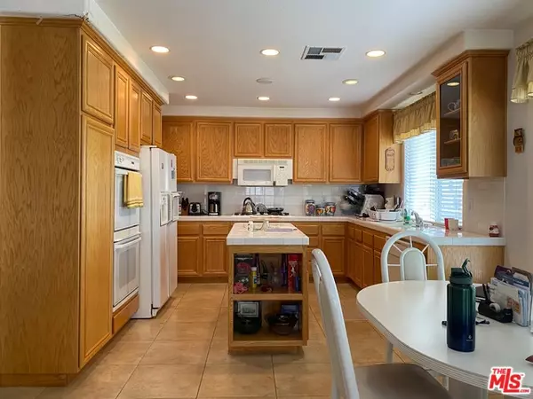 Valencia, CA 91354,23515 SUMMERGLEN PL