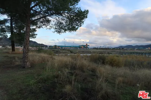 Lake Elsinore, CA 92530,1 Lake Park ST