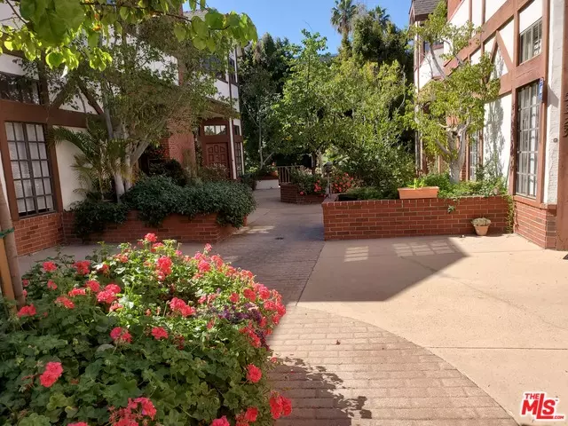 5323 WILKINSON AVE #8, Valley Village, CA 91607