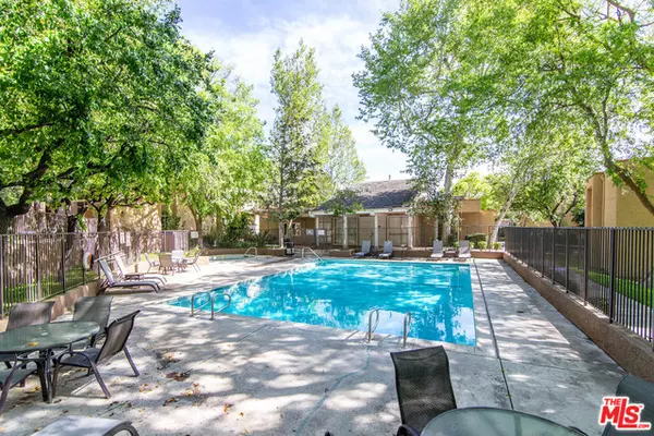 Northridge, CA 91326,10331 LINDLEY AVE #207