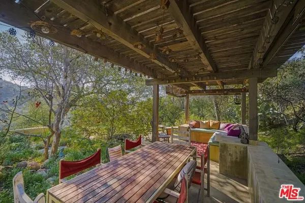 Topanga, CA 90290,999 GREENLEAF CANYON RD