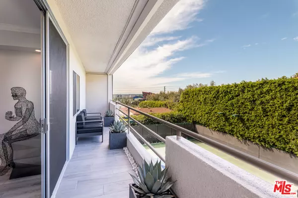 1131 ALTA LOMA RD #313, West Hollywood, CA 90069