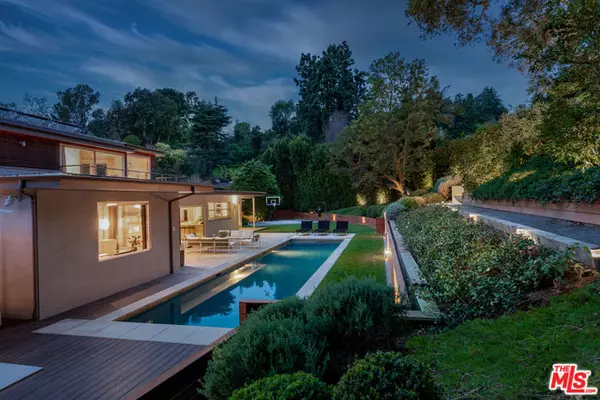 Beverly Hills, CA 90210,2700 HUTTON DR