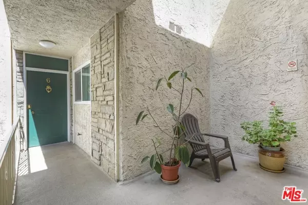 Encino, CA 91316,5250 ZELZAH AVE #6A