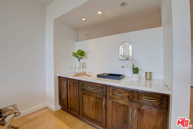 West Hollywood, CA 90069,930 N WETHERLY DR #105