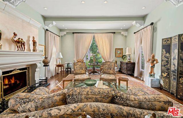 Beverly Hills, CA 90210,524 N ARDEN DR