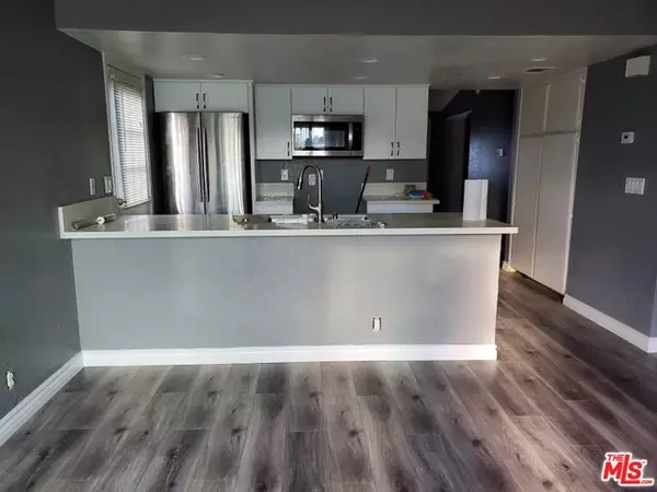 Rialto, CA 92376,811 N LINDEN AVE