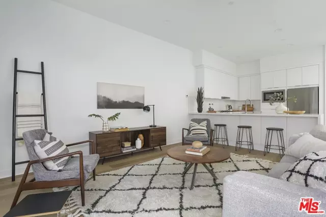 North Hollywood, CA 91601,10923 OTSEGO ST