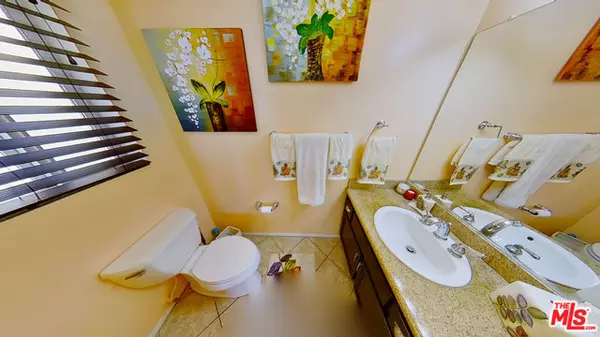 Sylmar, CA 91342,15151 FOOTHILL #15