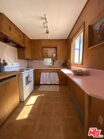Yucca Valley, CA 92284,433 JEMEZ TRL